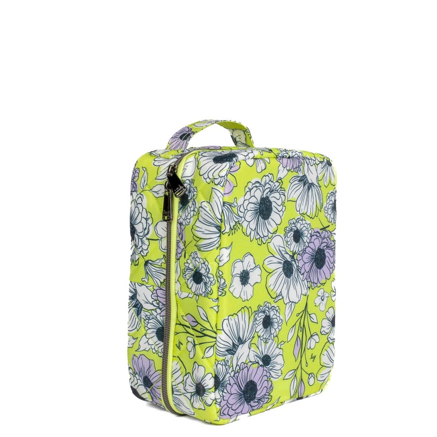 Bags Lug | Wingback Hanging Toiletry Case